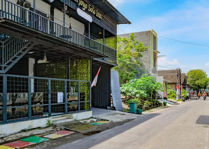 RedDoorz at Omah Joyo Solo Inn